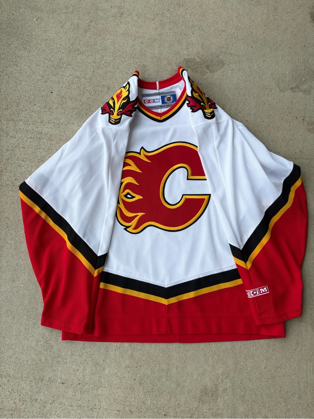 Vintage 90s CCM Calgary Flames Horse Head Blank Jersey - Medium